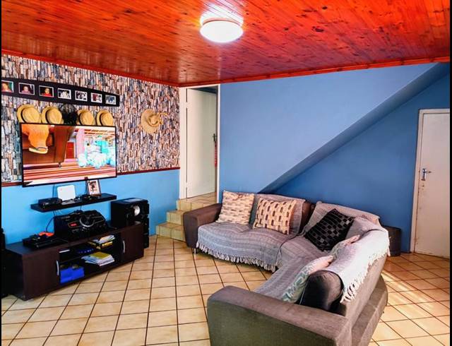 4 BEDROOM HOUSE FOR SALE IN EASTWOOD